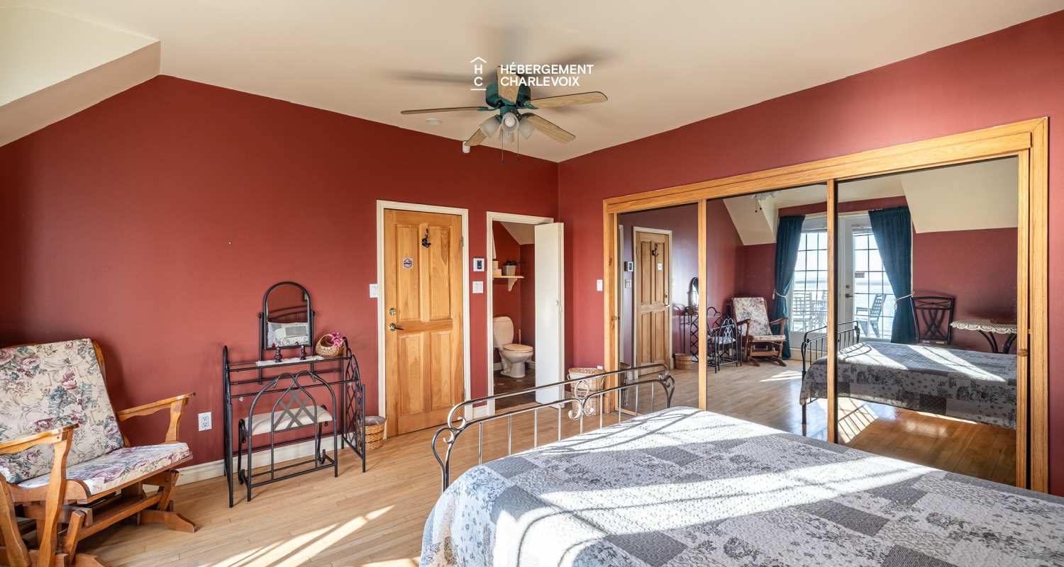 JAU-230 - Historic riverfront home with private hot tub